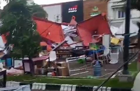 adb5a302 b5f4 4e53 8a49 81d3fb2965c1