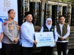 Gubernur Khofifah Telah Salurkan 9.300 Drum Aspal untuk Perbaikan Jalan Kabupaten dan Desa.