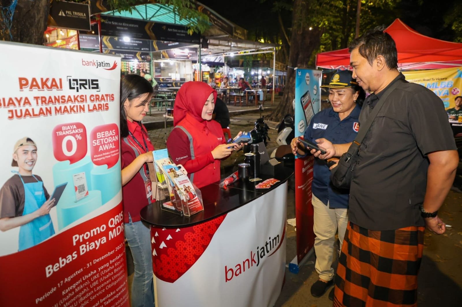Pemkot Surabaya Sosialisasi Pembayaran Parkir Non Tunai Di Taman Bungkul