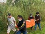 Evakuasi mayat wanita yang ditemukan nyaris telanjang di Rejoso, Pasuruan