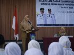 Wakil Gubernur NTB Indah Dhamayanti Putri saat memberikan sambutan pada kegiatan Pelatihan Dasar (Latsar) Calon Pegawai Negeri Sipil (CPNS) lingkup Pemerintah Provinsi NTB angkatan VIII–X tahun 2026 di Kantor Badan Pengembangan Sumber Daya Manusia (BPSDM) NTB, Senin (13/4).