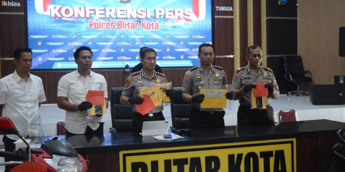 Pers rilis di Polres Blitar Kota. (Calvin Bt)
