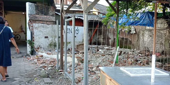 Makam yang dulu dikeramatkan oleh warga Ngelom, Sepanjang kini telah rata dengan tanah. (Achmad Adi Nurcahya)