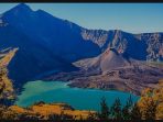 Danau Segara Anak yang berada di atas Gunung Rinjani Lombok Nusa Tenggara Barat.