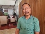 Duka, salah satu korban investasi ilegal saat menceritakan kronologis kerugiannya. (Agus Karyono)