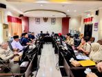 Suasana rapat dengar pendapat Komisi IV dengan pihak manajemen PT Jaker.(Agus Karyono)