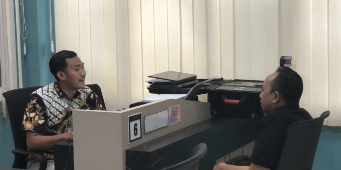 Kepala BKPSDM Pemkab Gresik Agung Endro Dwi Setyo Utomo melapor ke Polres Gresik.