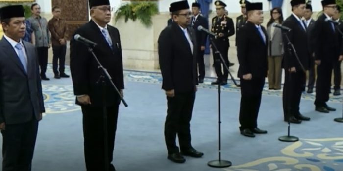 Prosesi pelantikan dan pengambilan sumpah jabatan di Istana Negara.