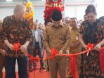Bupati Mojokerto Muhammad Albaraa saat Grand Opening Gedung PT Second Best Packing.