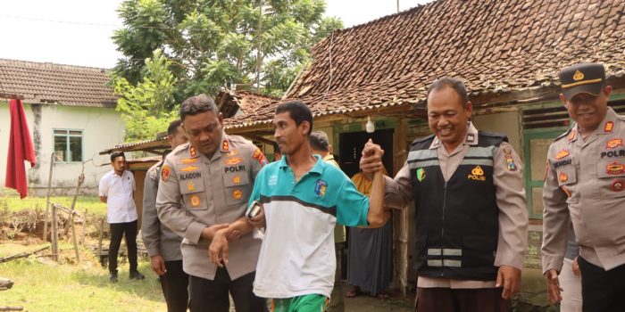 Kapolres Tuban Salurkan Bantuan Usaha untuk Penyandang Disabilitas di Singgahan 1 WhatsApp Image 2026 04 15 at 7.29.43 PM