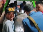 Evakuasi jenazah wanita berbobot 400 kg di RSUD Ibnu Sina Gresik.