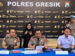 Kapolres Gresik AKBP Ramadhan Nasution didampingi Kasat Reskoba AKP Ahmad Yani, Kasi Humas Iptu Hepi Muslih Riza. Kapolres Gresik AKBP Ramadhan Nasution didampingi Kasat Reskoba AKP Ahmad Yani, Kasi Humas Iptu Hepi Muslih Riza.