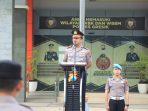 Kapolres Gresik AKBP Ramadhan Nasution memimpin apel pagi.
