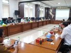Hearing DPRD Kabupaten Pasuruan dengan PLN dan Perhutani.
