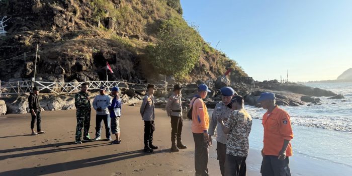Petugas gabungan mendatangi lokasi kejadian. (Foto: Ist)