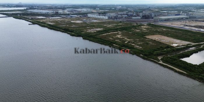 Salah satu titik reklamasi di pesisir utara Manyar, Gresik.