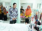 Bupati Lamongan Yuhronur Efendi meninjau layanan baru RSUD Ngimbang.
