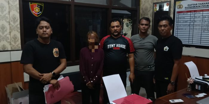 FN diamankan anggota Polres Lamongan.