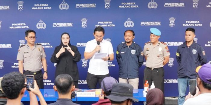 Pers rilis pencopetan di Konser Slank, Kota Malang.