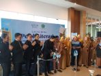Peresmian Pojok Literasi di Aston Hotel Sidoarjo. (Foto: Achmad Adi Nurcahya)