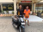 Tersangka Rohan dan barang bukti diamankan di Mapolsek Menganti, Gresik.