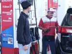 Aktivitas di SPBU Pertamina.