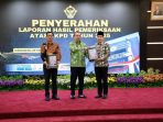 Bupati Jember Muhammad Fawait saat menerima LHP LKPD 2025. (Foto: Ist)