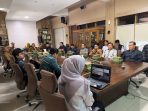 Dinas PUBMSDA Sidoarjo saat memaparkan materi penaggulangan banjir bersama DPRD Kabupaten Tuban. (Foto: Ist)