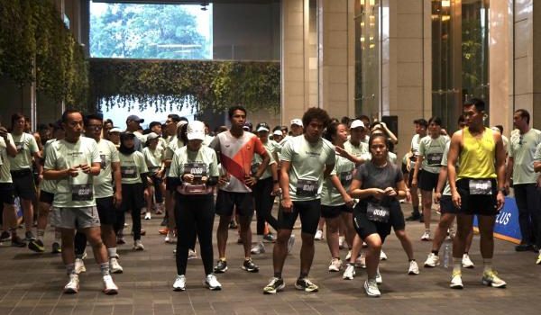 Vertical Run 2026 kembali digelar di kawasan Surabaya Barat.