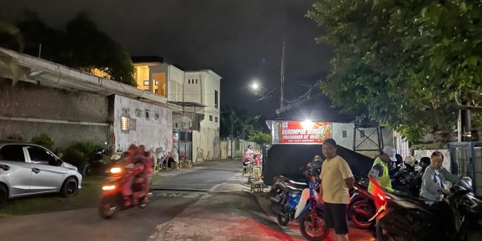 TKP pencurian di warung seblak yang berlokasi di Kelurahan Tukangkayu, Banyuwangi