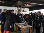 Bupati Banyuwangi Ipuk Fiestiandani melantik 52 pejabat