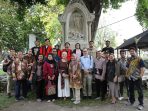 IMG-20260521-WA0013 kegiatan International Joint Community Service yang digelar Lembaga Penelitian dan Pengabdian kepada Masyarakat (LPPM) Universitas 17 Agustus 1945 (Untag) Surabaya bersama TiMe Amsterdam di kawasan Kampung Peneleh