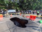 Penampakan Sinkhole di Jalan Lenteng Agung Jakarta 1 IMG 20260529 WA0020 1