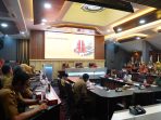 Wakil Bupati Mojokerto Muhammad Rizal Oktavian saat menghadiri kegiatan Kolaborasi Kabupaten Mojokerto untuk Sensus Ekonomi 2026 di Smart Room Satya Bina Karya (SBK), Senin (25/5).
