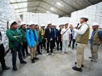 Direktur Utama Bulog Ahmad Rizal Ramdhani menerima kunjungan BEM se-Indonesia.