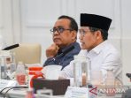 Menteri Koordinator Bidang Pemberdayaan Masyarakat Abdul Muhaimin Iskandar saat memimpin rapat tingkat menteri.