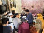 Korban saat disemayamkan di rumah duka. Korban saat disemayamkan di rumah duka.