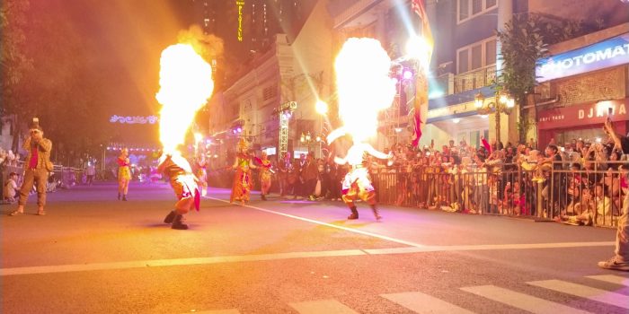 Membeludak, Ribuan Warga Antusias Saksikan Surabaya Vaganza 'Garden of Hope' 1 WhatsApp Image 2026 05 16 at 10.15.18 PM