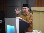 Bupati Mojokerto Muhammad Albarra saat memberikan arahan soal Posyandu SPM.