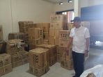 Penggerebekan gudang rokok ilegal di Desa Morowudi, Kecamatan Cerme, Gresik.