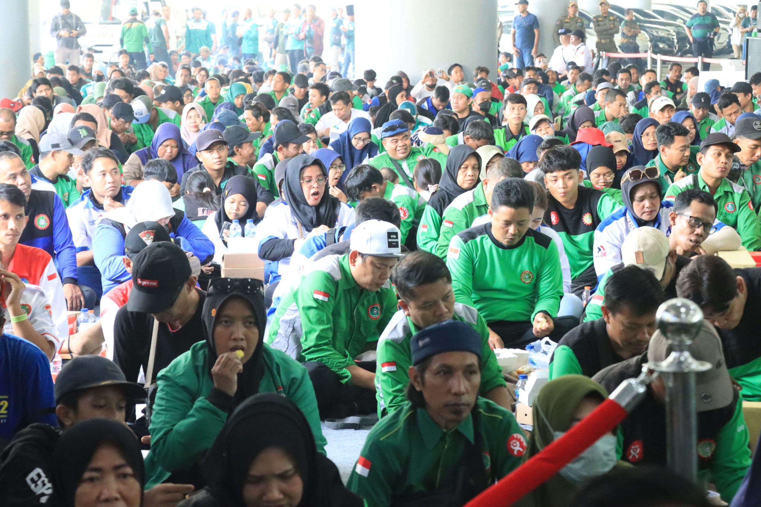 Peringatan May Day di Stadion Gejos Gresik.