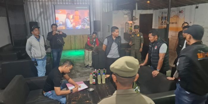 Salah satu tempat hiburan malam di Mataram yang menjadi sasaran operasi gabungan.