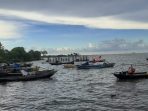 Perahu-perahu nelayan di Mengare, Gresik.