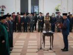 Wali Kota Mataram Mohan Roliskana saat melantik pejabat lingkup Pemkot Mataram, Senin (4/5).