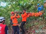 Evakuasi pendaki tersambar petir di Gunung Monrolo.