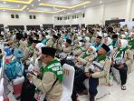 Calon Jemaah Haji Embarkasi Lombok sesaat sebelum keberangkatan di Asrama Haji NTB.