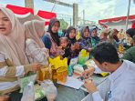 Kegiatan pasar murah.