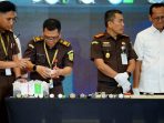 Pemusnahan 14 Jam Tangan Mewah Imitasi Alias Palsu 6 pemusnahan2