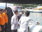 Pengecakan area sandar Kapal SAR Widura 225
