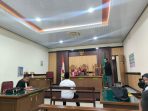 Terdakwa Samsul Bakri menjalani persidangan di PN Gresik.